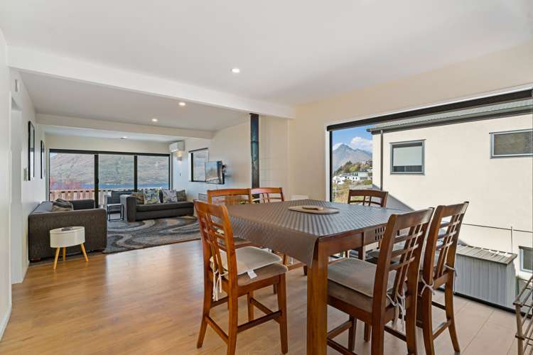 17b Cameron Place Fernhill/Sunshine Bay_9