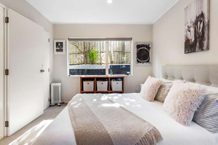 2/281A Hillsborough Road Hillsborough_13