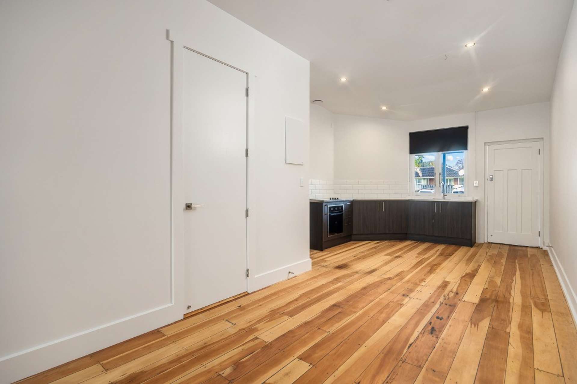 964A New North Road 1727_0