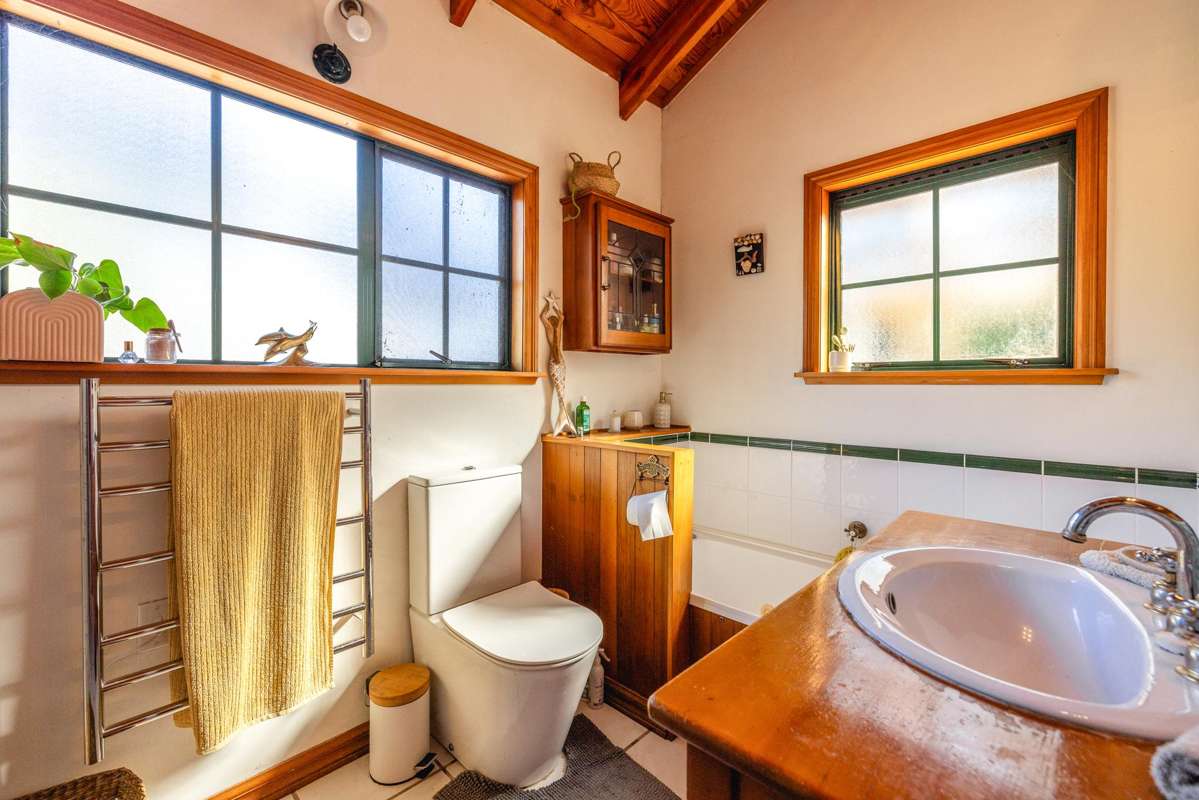 31 Hekerua Road_2
