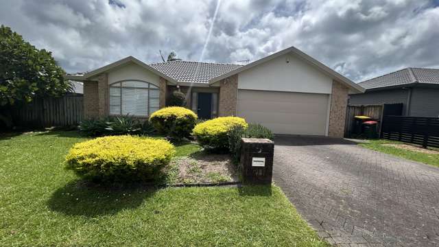 Spacious and Immaculate 4 Bedroom home In Prime Location