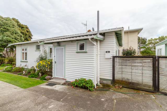 17 Thornycroft Avenue Epuni_1