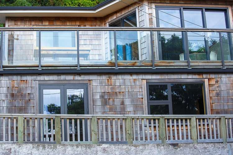 274 Queens Drive Lyall Bay_23