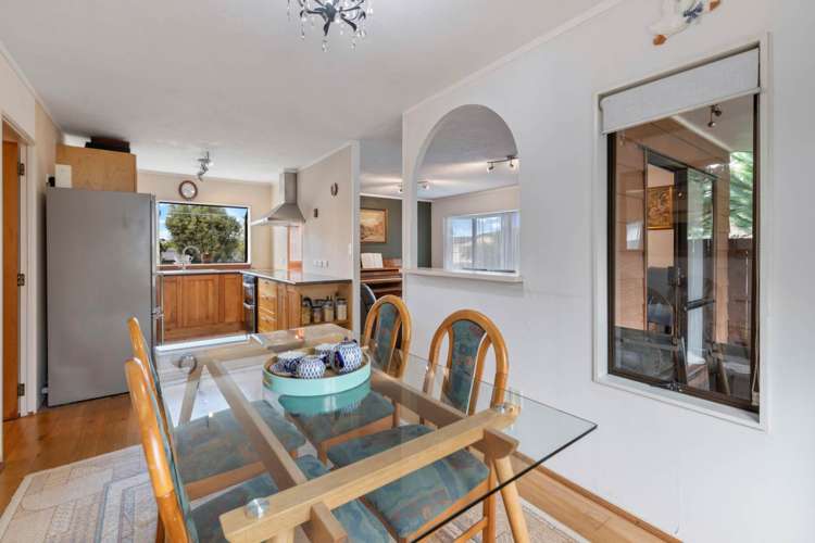 6 Coubray Place Botany Downs_9