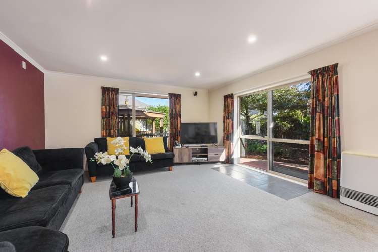 8 Otia Drive Richmond_6