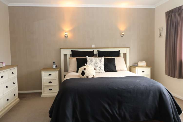 6 Endelave Way Carterton_13