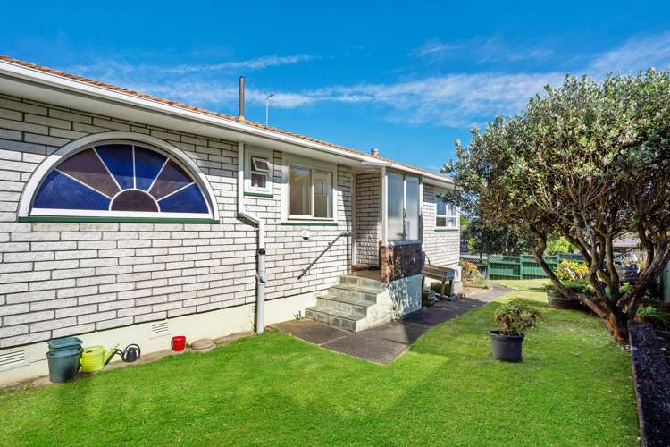 10 Matapouri Road Mangere Bridge_15