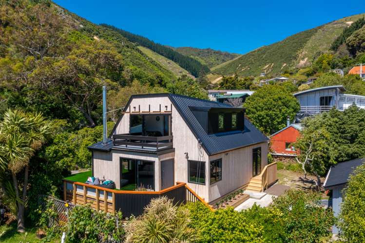 11 Airlie Street Glenduan_0