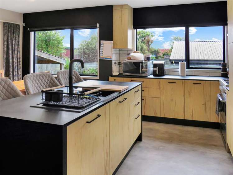9A Holden Avenue Holdens Bay_2