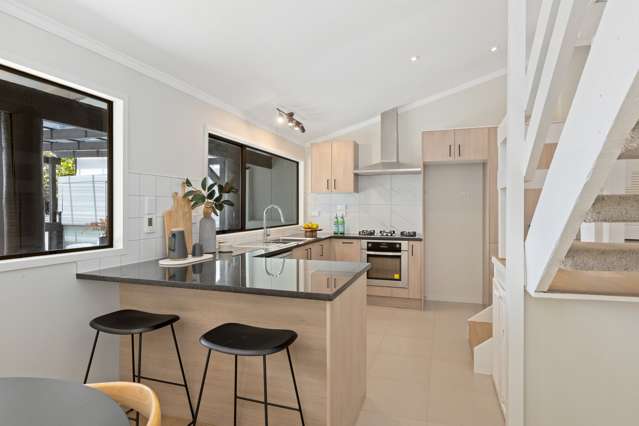 2/31 King Richard Place Browns Bay_4