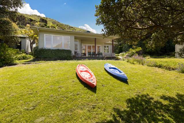 - Onauku Bay, Arapaoa Island Queen Charlotte Sound_1