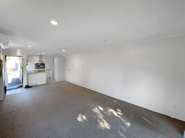 A/5 St Leger Close Huntington Park_3
