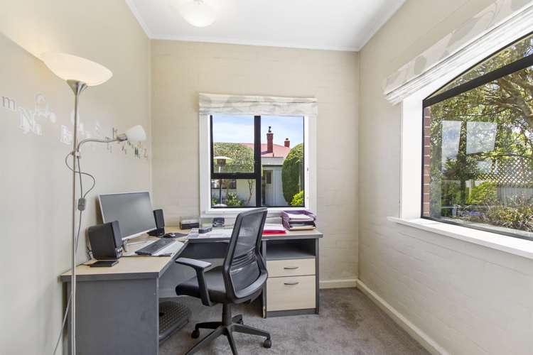 19 Hillview Crescent Highfield_11