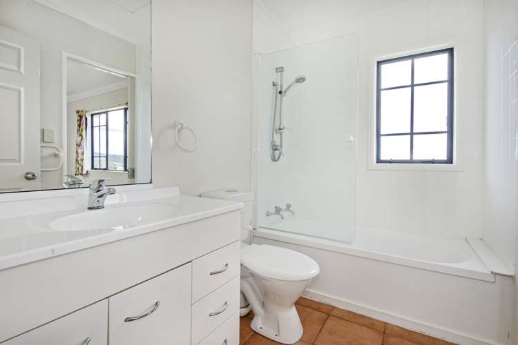 16 Pebble Beach Boulevard Kamo_13