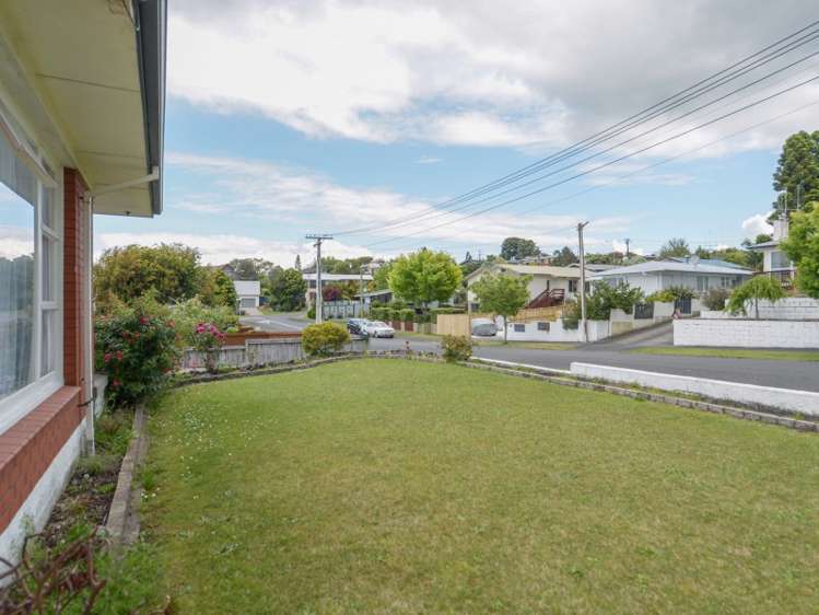 8 Hamblyn Crescent Nawton_3