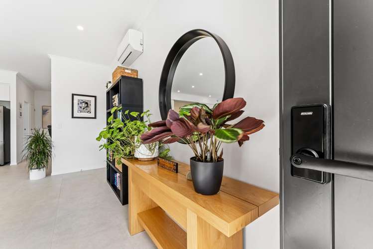 33 Cambie Avenue Red Beach_11