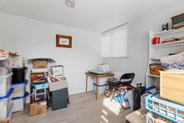 2 Shelley Crescent Stoke_19