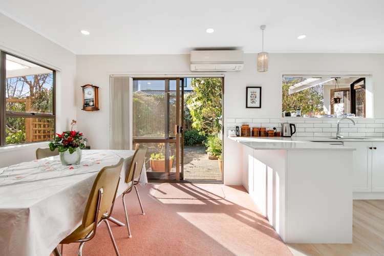 5 Edgewater Grove Orewa_11