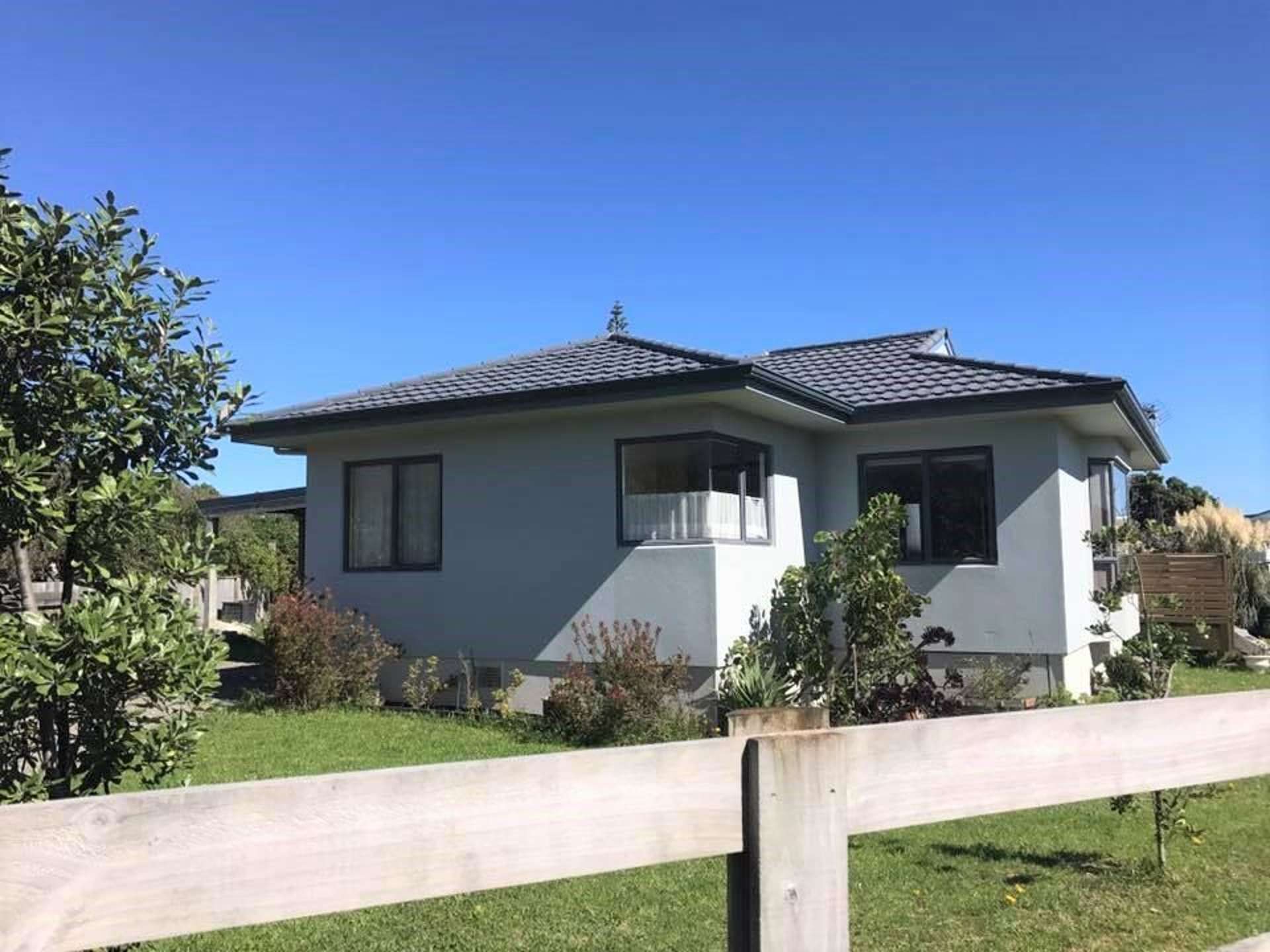 16 Adrian Grove Waikanae Beach_0