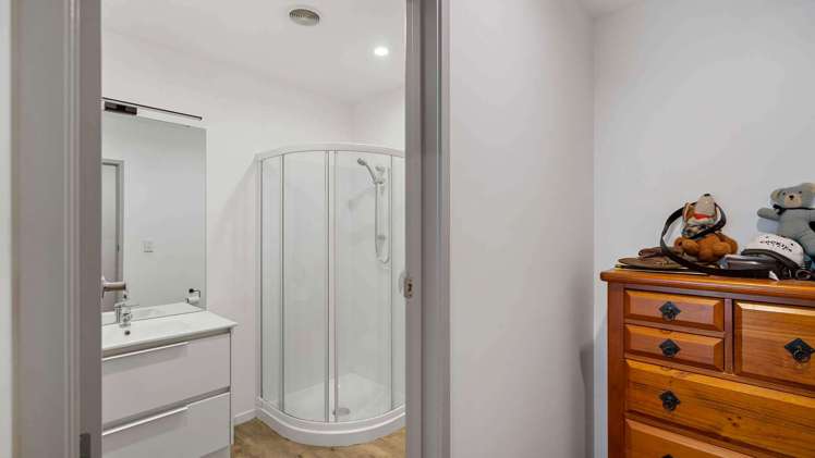 1 Bullmore Place Pukehangi_7