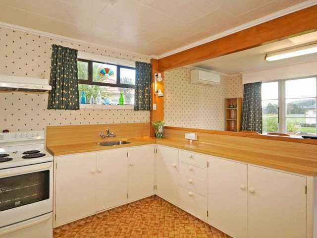 2 Churton Crescent Taita_3