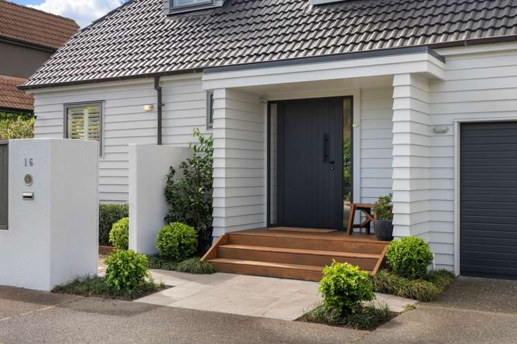 16 Komaru Street Remuera_24