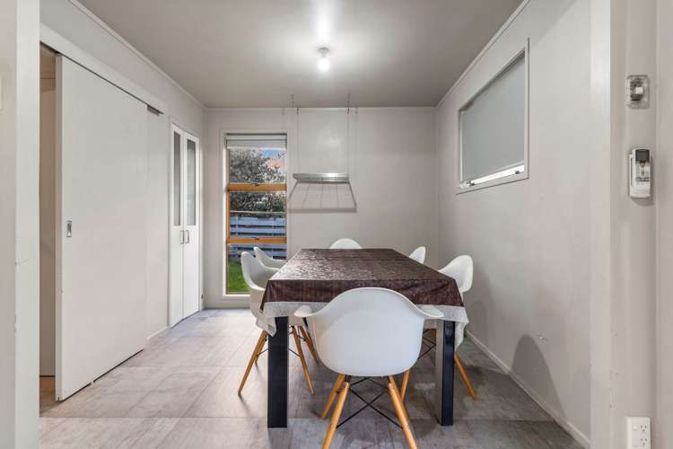 2/41 Challen Close_5