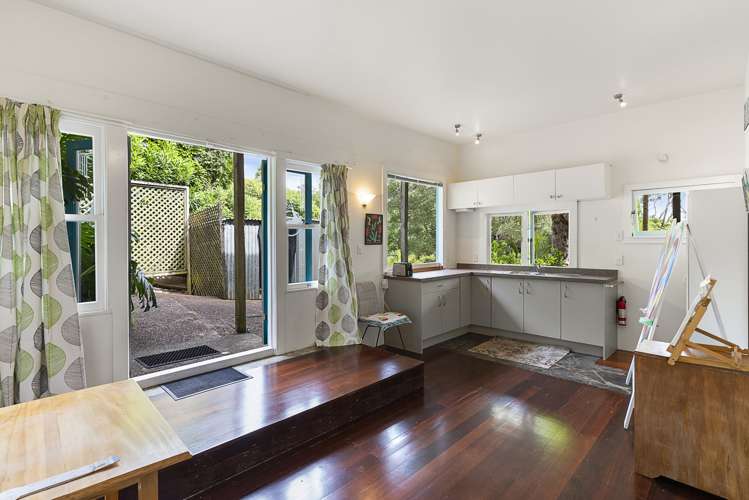 193 Godley Road Titirangi_28