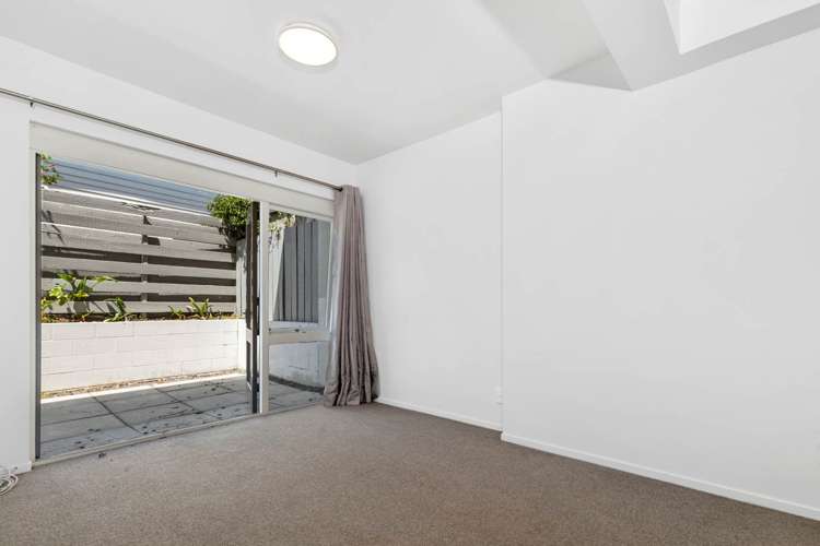 1/19 Westwell Road Belmont_13