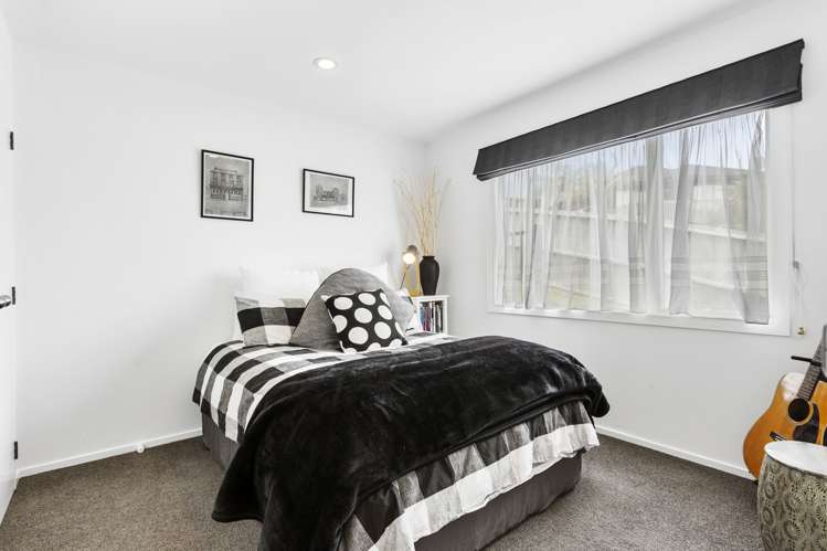 6 Stephanie Close Glenfield_18