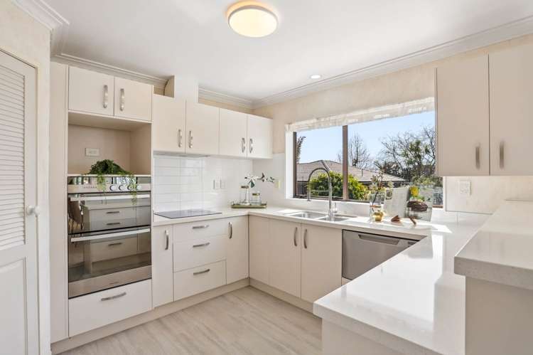 1 Sunrise Lane Te Atatu South_8