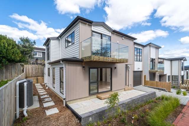 MASSIVE FLOOR SIZE AND STAND ALONE