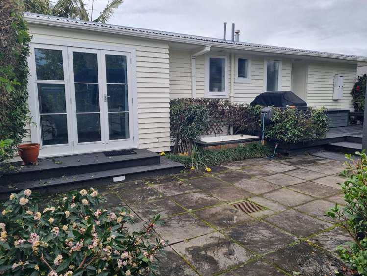 10 Bristol Avenue Brookfield_21