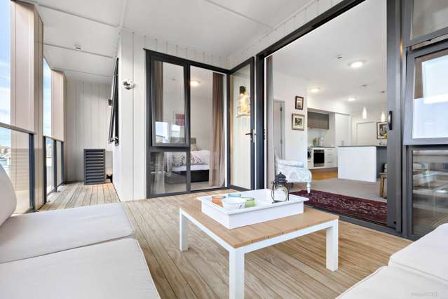 SUNNY TWO BEDROOM APARTMENT