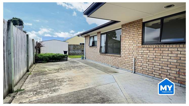 215 Frimley Oaks Frimley_14