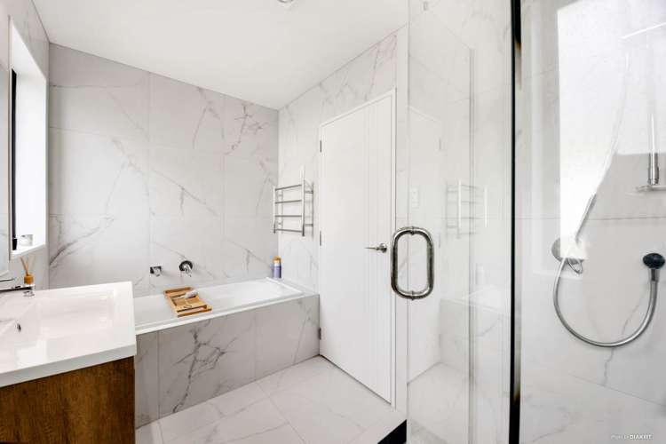 112e Hutchinson Avenue New Lynn_14