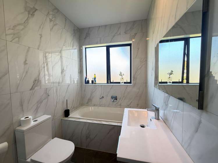 51 Jamish Drive 11044_6