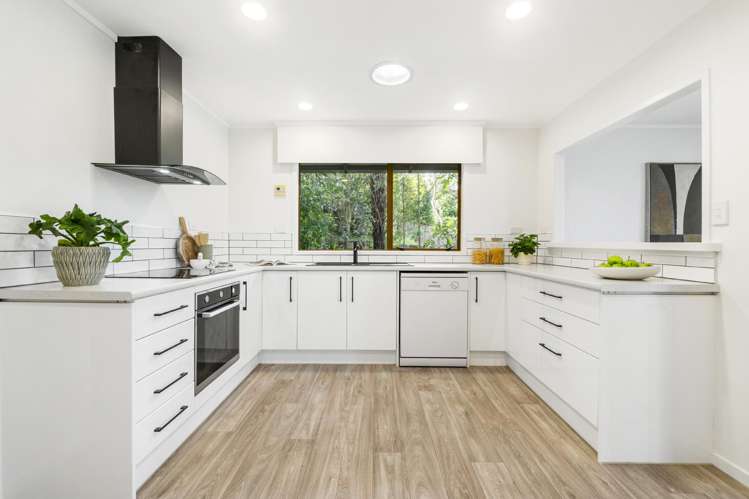 32 Rosecamp Road Beach Haven_29