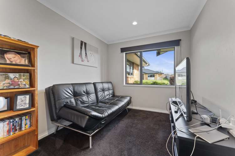 30 Montague Grove Stratford_13