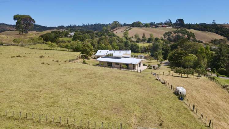 14b Wairere Road Waitakere_36