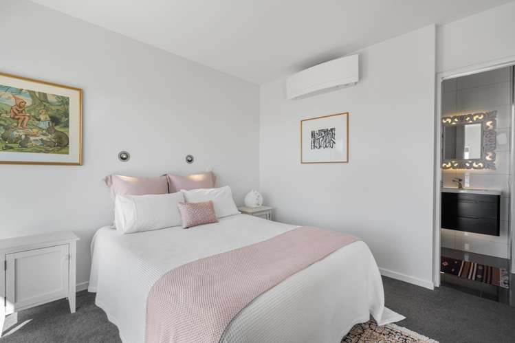 62 Te Awakura Terrace Mount Pleasant_21