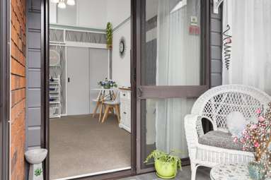 10/151 Kitchener Road_1