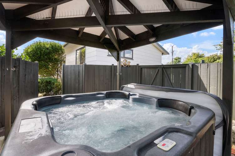 96 McRobbie Road Kingseat_8