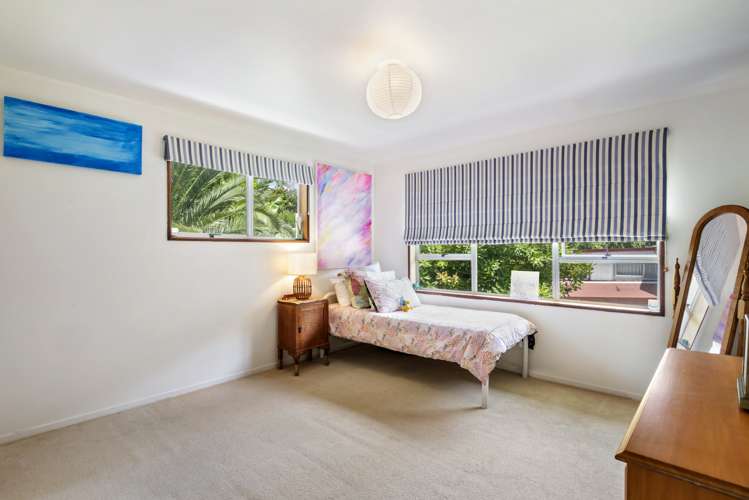 10 Lyons Avenue Murrays Bay_16