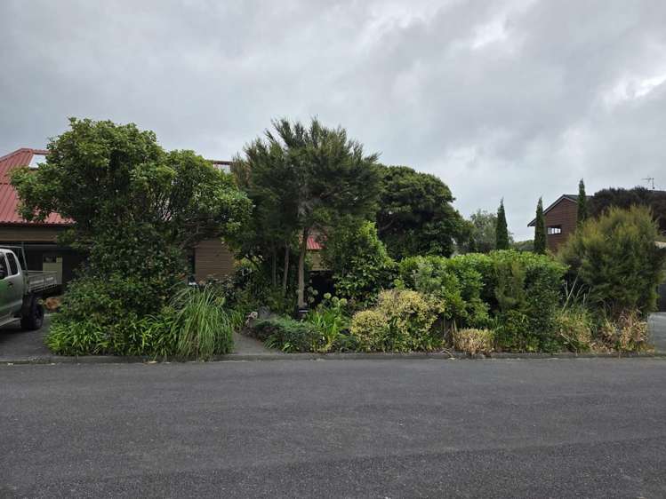 16 James Cook Drive Whitby_24