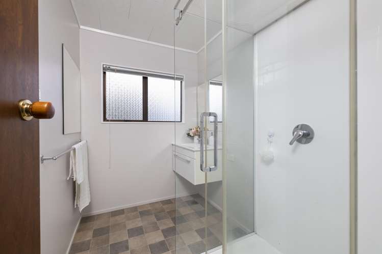8 Deller Drive Carterton_7