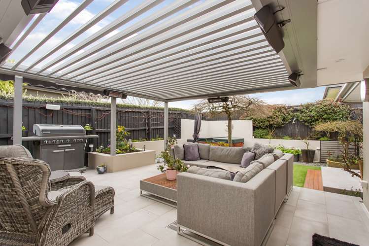 56 Titirangi Crescent Parklands_12