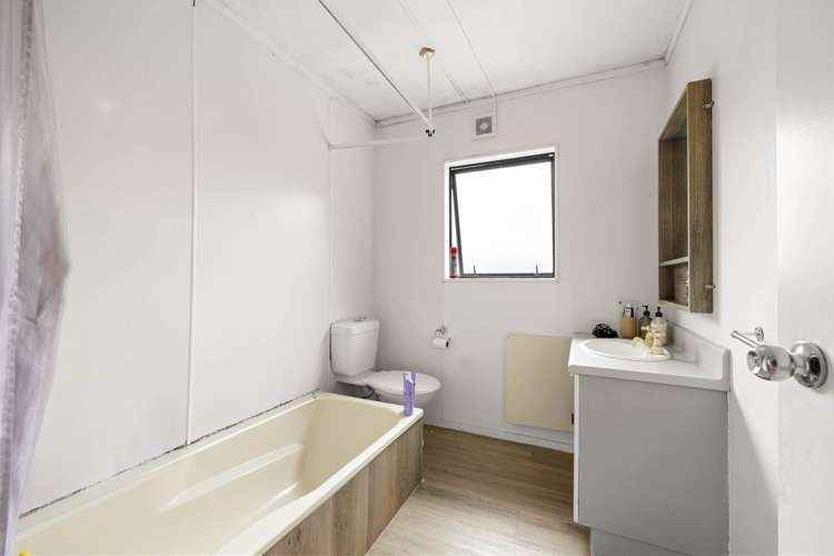 92 Shifnal Drive Randwick Park_13