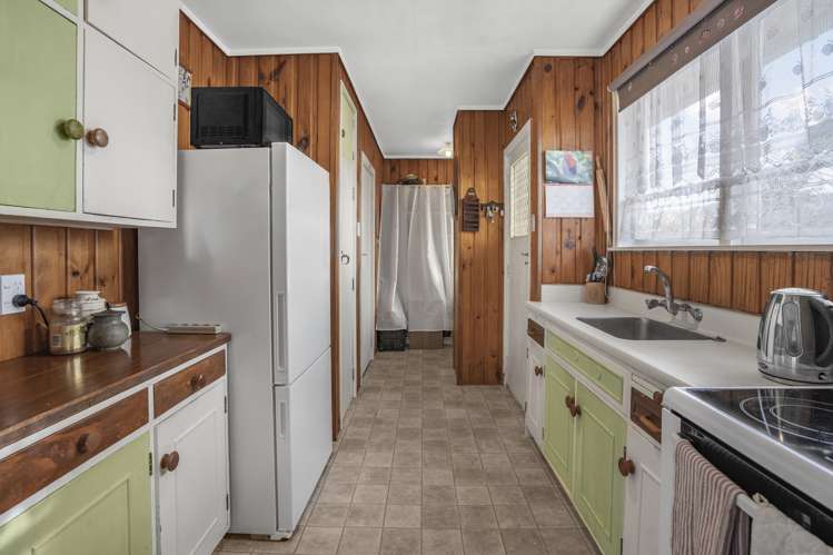 18 Karamu Crescent Wainuiomata_8