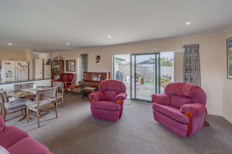 7 Gregory Grove Clive_2